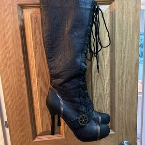 Ellie Steampunk boots wome size 12